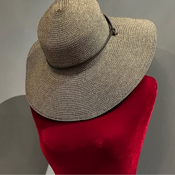 Elegant brownish Women's Sun Hat - Picture 4 of 4